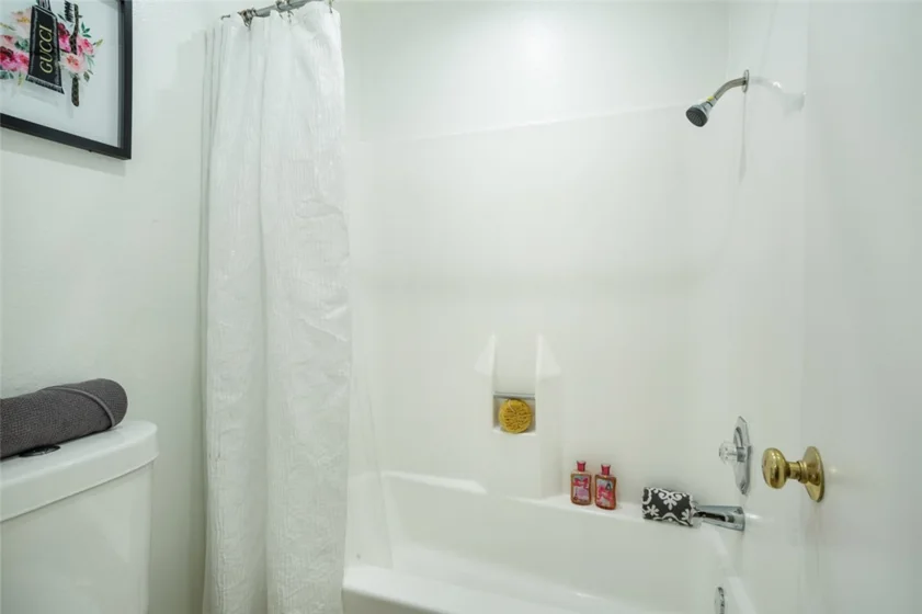 2815 S Fairview #G photo 15