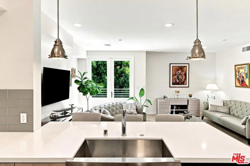 4240 Laurel Canyon Boulevard #305 photo 9