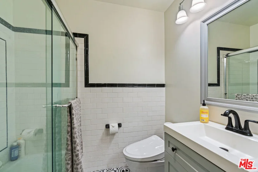 950 N Kings Road #106 photo 10