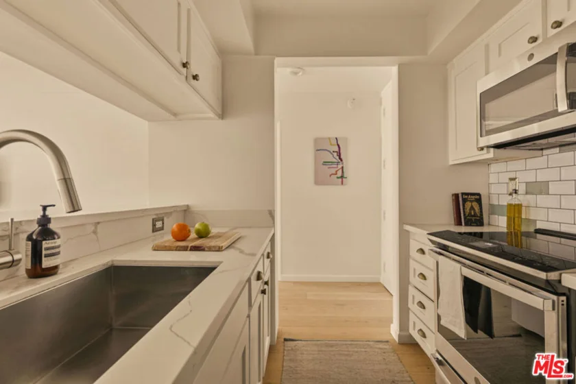 1230 N Sweetzer Avenue #204 photo 6