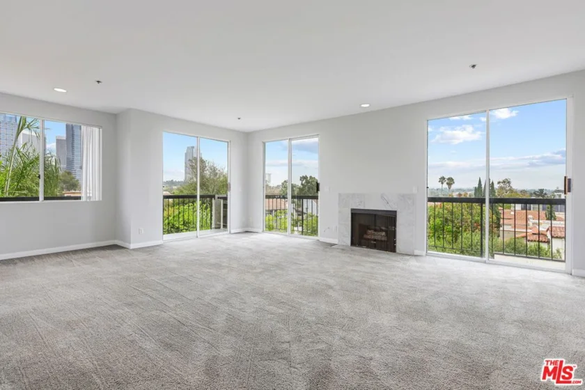 1851 Holmby Avenue #301 photo 1