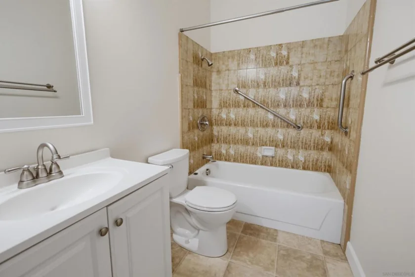 8310 Regents Road #2A photo 4