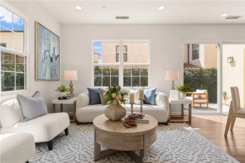 60 Strawberry Grove photo 1