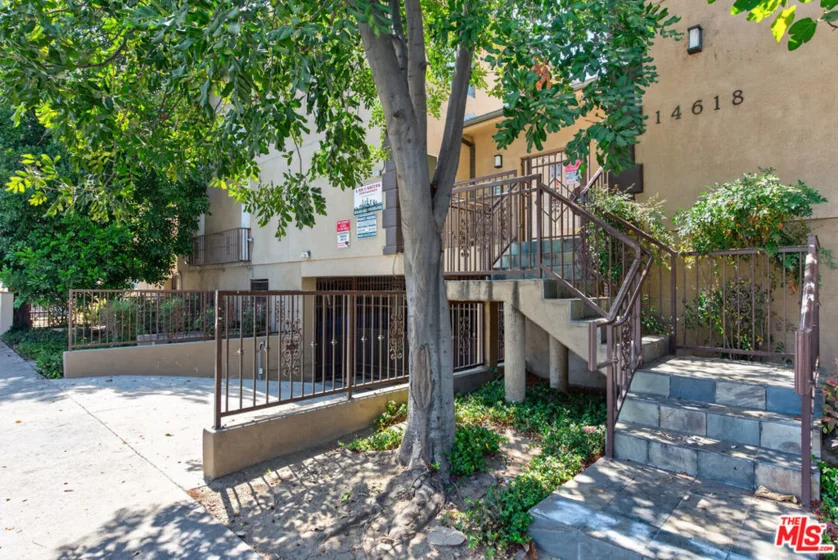 14618 Gilmore Street #4 photo 11
