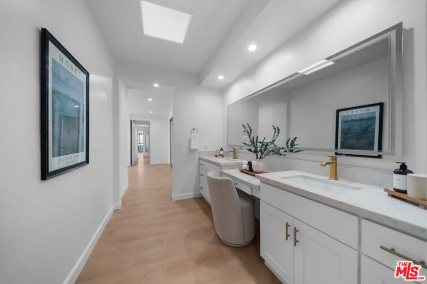 4477 Wilshire Boulevard #308 photo 31