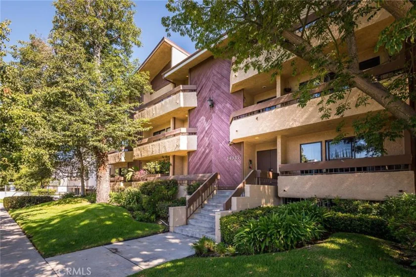 14947 Burbank Boulevard #303 photo 1