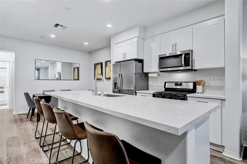 629 S Kinney photo 6