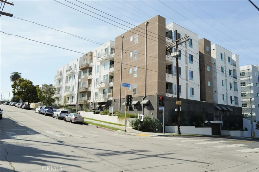 1101 S Harvard Boulevard #506 photo 36