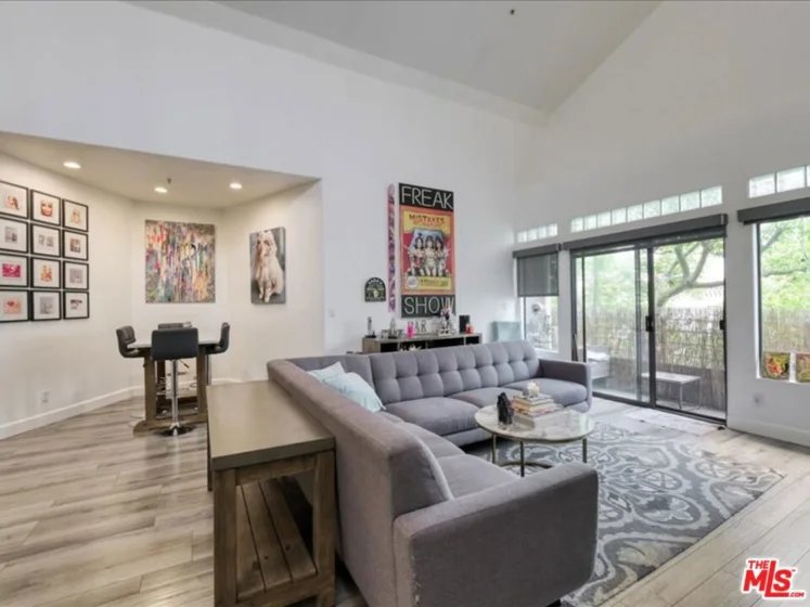 4477 Woodman Avenue #304 photo 10