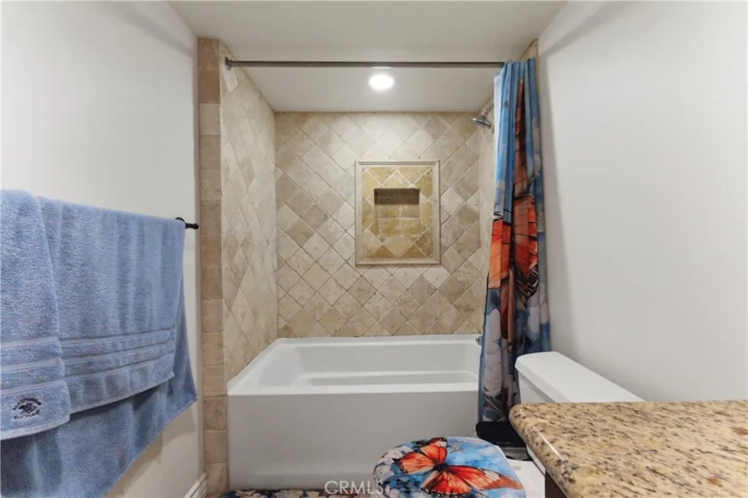 4733 Elmwood Avenue #203 photo 15
