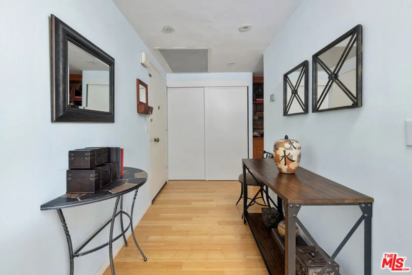 10701 Wilshire Boulevard #503 photo 16