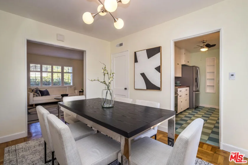 5383 Village photo 18