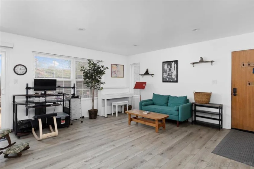 1651 S Juniper Street #242 photo 6