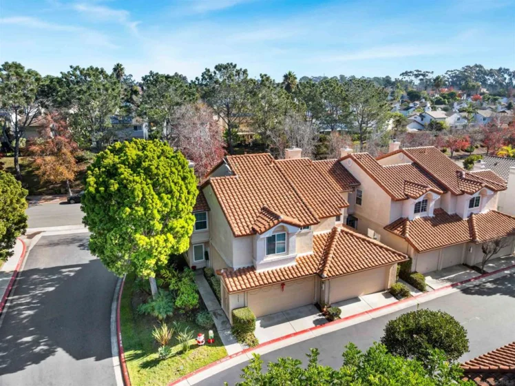 3811 Creststone photo 2