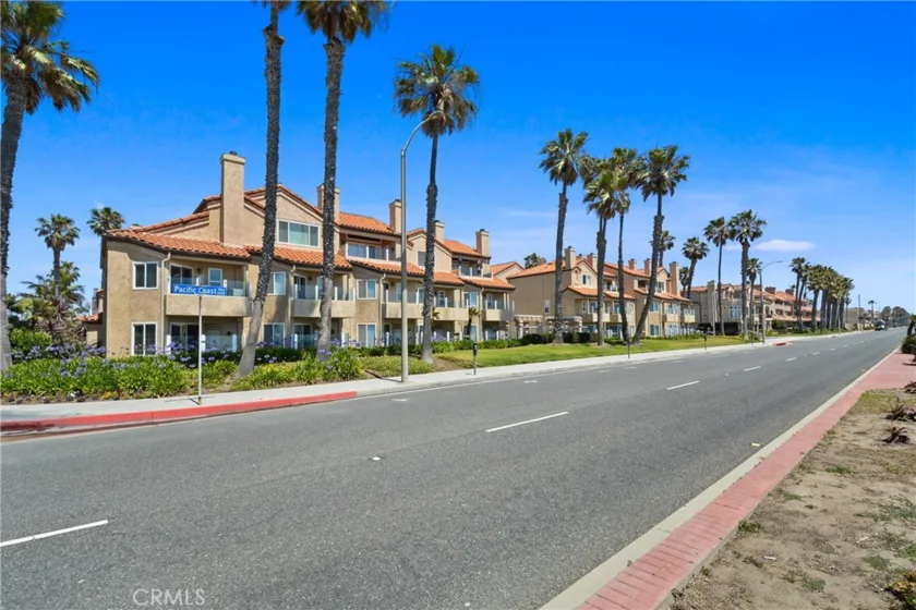 2000 Pacific Coast Hwy Apt 308 photo 3