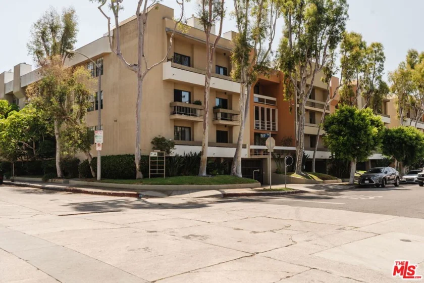 750 N Kings Road #315 photo 22