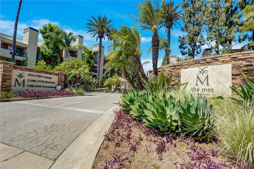 5545 Canoga Avenue #220 photo 2