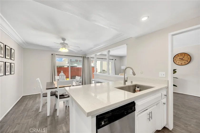 4777 Larwin Avenue photo 1