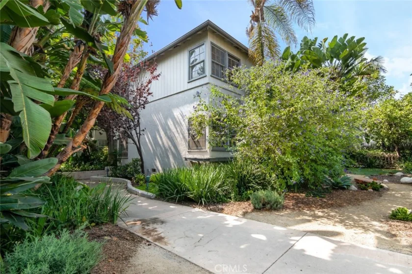 1524 Yale Street #7 photo 1