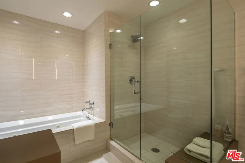 8455 Fountain Avenue #518 photo 18
