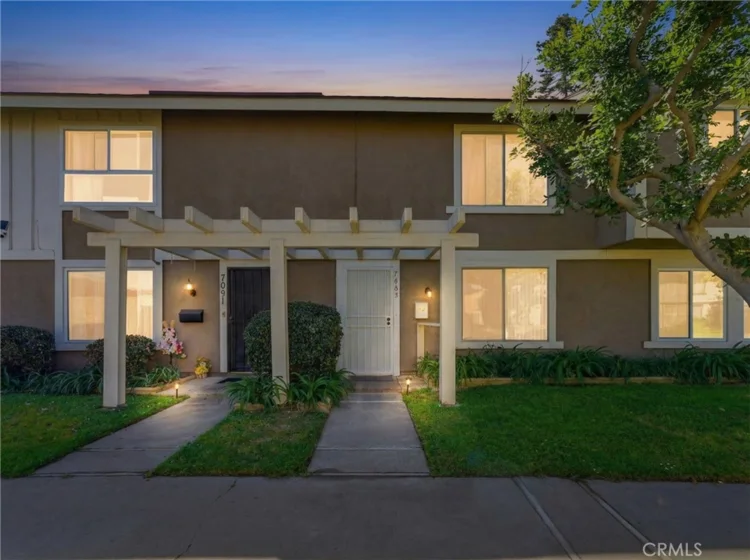 7085 Fulton photo 28