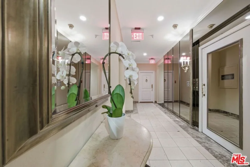 1424 N Crescent Heights Boulevard #49 photo 30