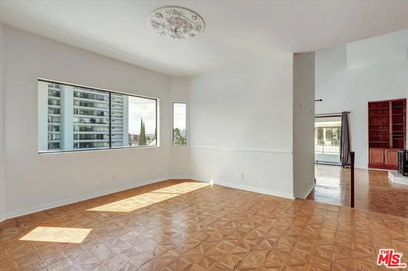 1140 Alta Loma Road #303 photo 6