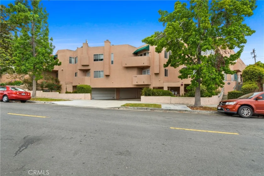1158 W 11th Street #J photo 33