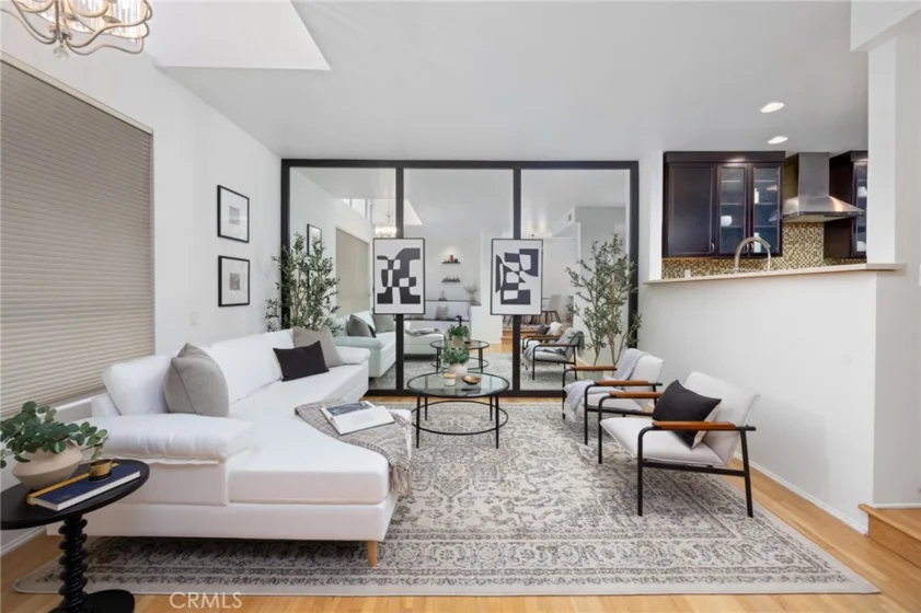 520 S Barrington Avenue #116 photo 3