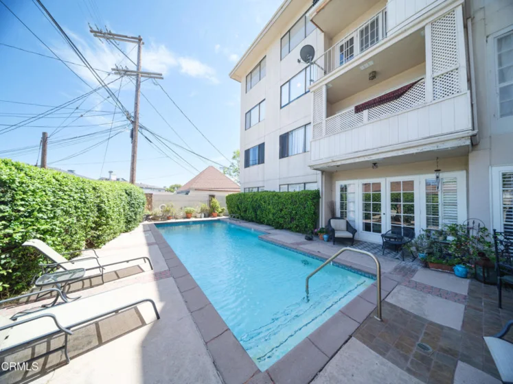 1260 S Beverly Glen Boulevard #104 photo 17