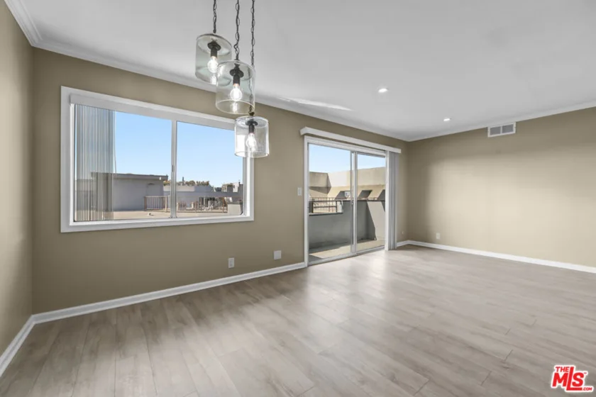 1250 N Kings Road #506 photo 35