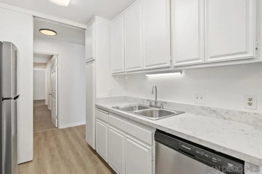 1235 Parker #3K photo 5