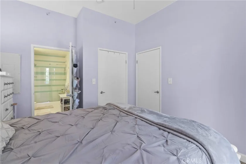 488 E Ocean Boulevard #105 photo 3