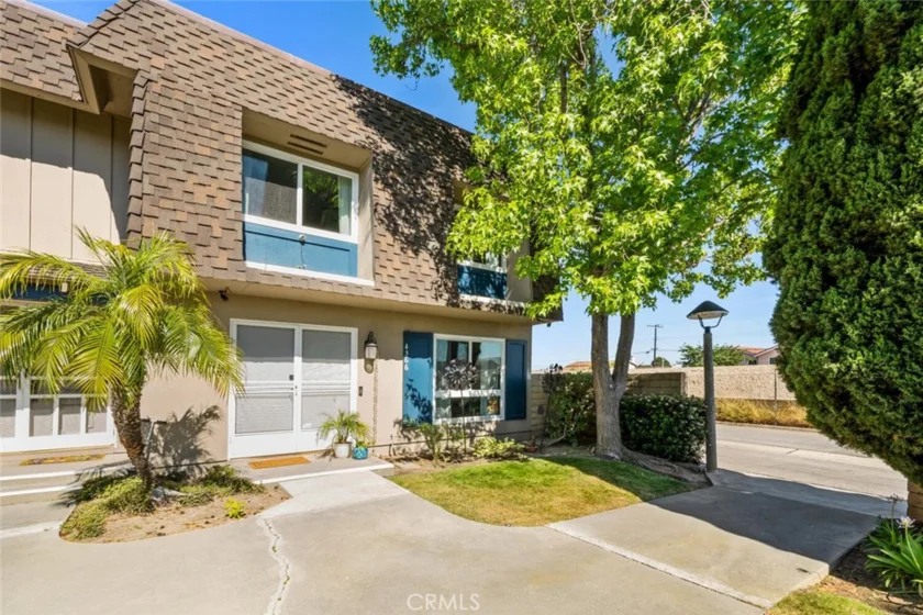 4366 Dina Court photo 1
