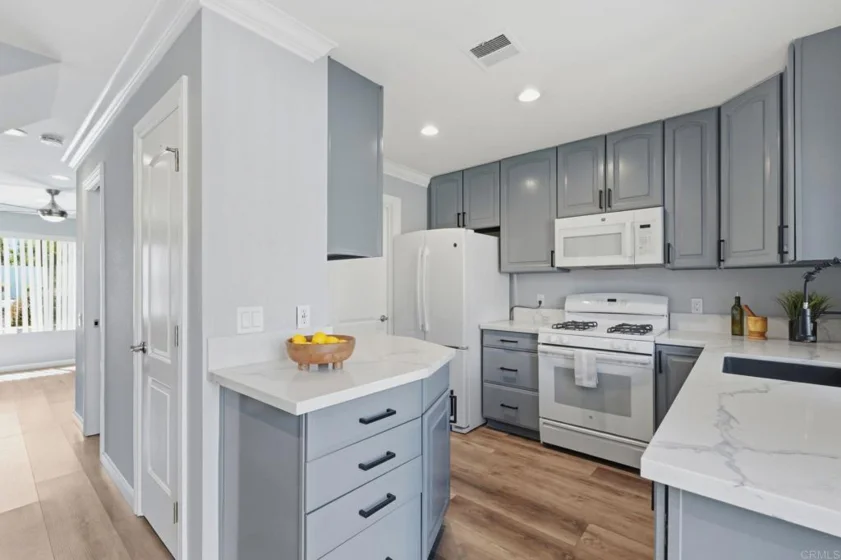 9416 Carlton Oaks Drive #B photo 7