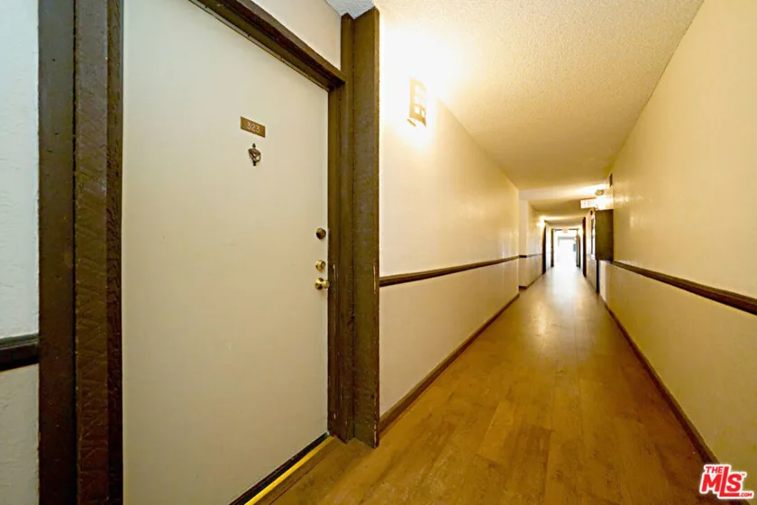 320 S Ardmore Avenue #323 photo 29