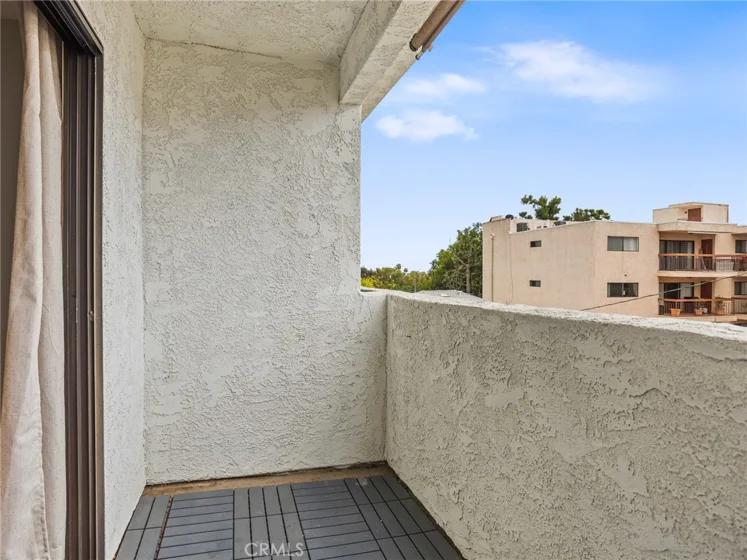 635 E Elmwood Avenue #203 photo 20