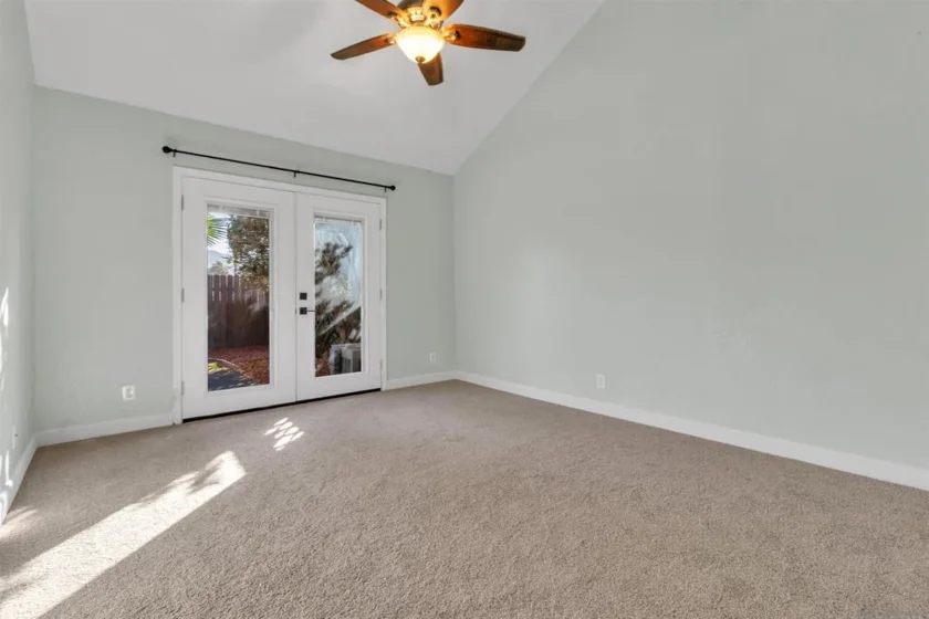422 Devonshire Gln photo 12