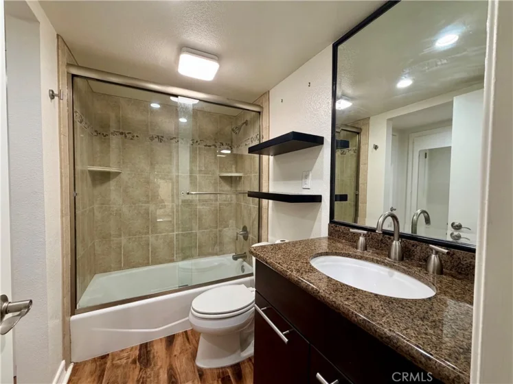 65 Largo photo 13