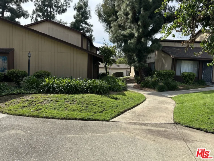 14715 Parthenia Street #18 photo 25