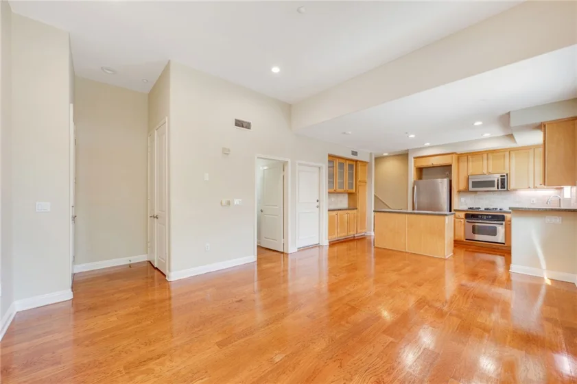 2125 S Bentley Avenue #101 photo 30