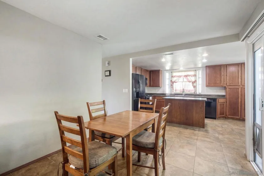 2885 Sanford Lane photo 5