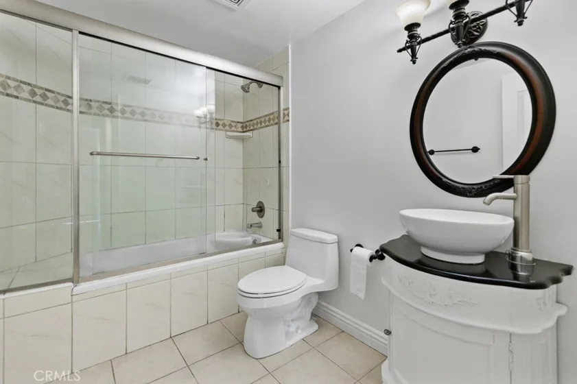 908 S Ardmore Avenue #304 photo 6