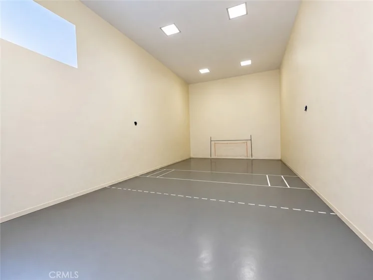 5565 Canoga Avenue #207 photo 25