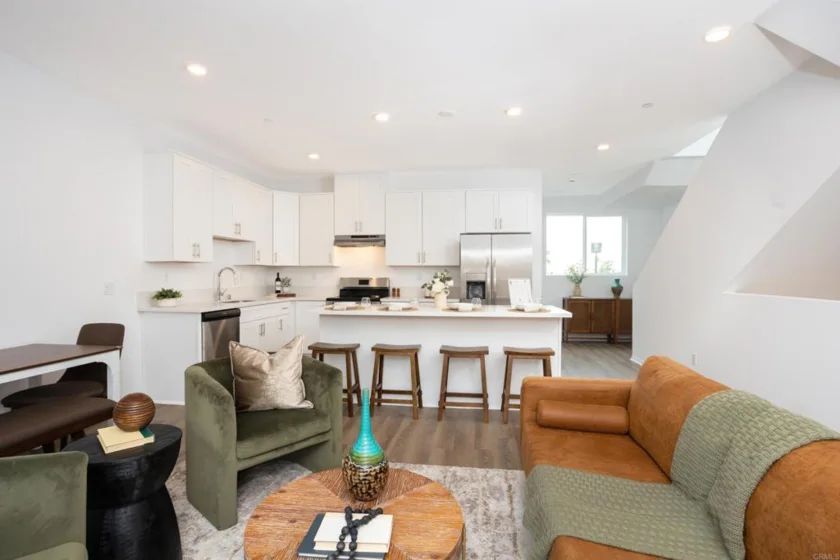 4986 Ocean View Boulevard photo 13