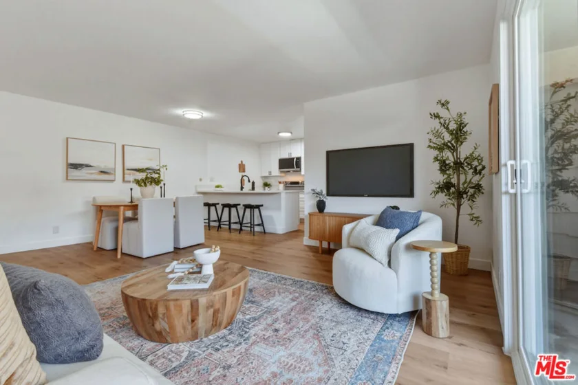 5403 Newcastle Avenue #19 photo 3