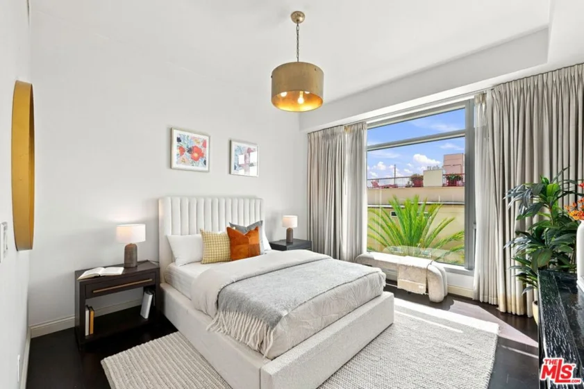 10800 Wilshire Boulevard #403 photo 31