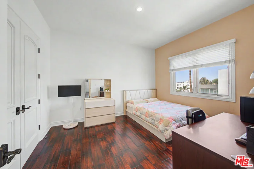 5057 Maplewood Avenue #PH4 photo 15