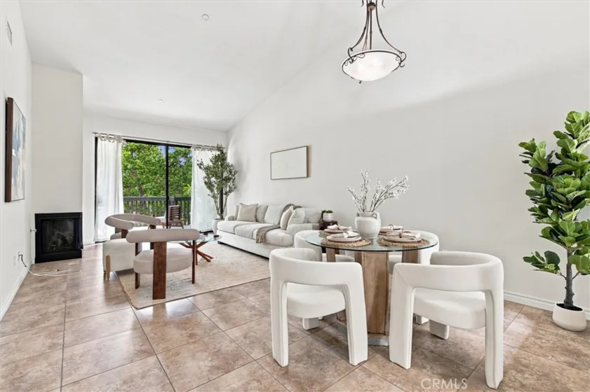 2538 W Macarthur Boulevard ##J photo 31
