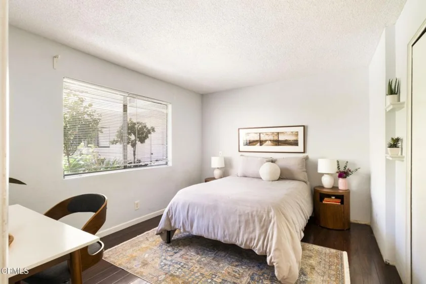 110 N Everett #103 photo 12